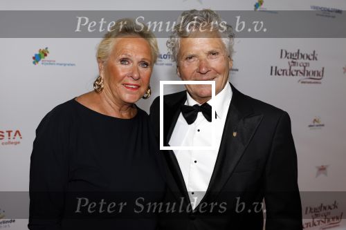 Maastricht 8 mei 2022
Premiere dagboek van en herdershond in het MECC .
Hans v hemert met partner