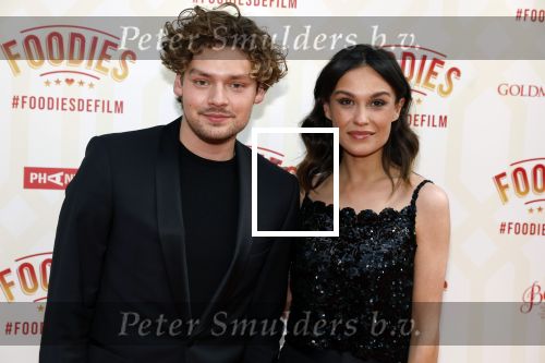 Amsterdam 10 mei 2022
Premiere Foodies in Tuschinski met oa Ilse warringa Holly Brood Sanne Langelaar Sanne Vogel Sinan Eroglu Quiah Shilue Roue Verveer en Johanna Hagen. Holly en Soy Kroon