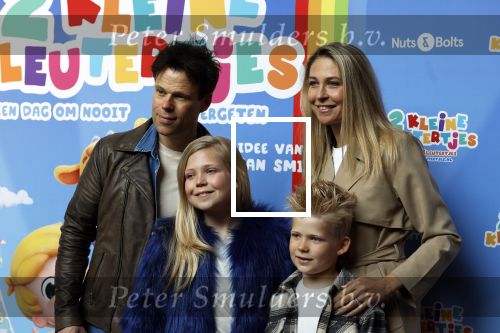 Amsterdam 1 mei 2022
Premiere 2 kleine kleutertjes bedacht door Jan Smit .
Jaap kwakman kwam met zijn vrouw en kinderen