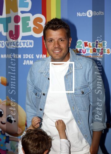 Amsterdam 1 mei 2022
Premiere 2 kleine kleutertjes bedacht door Jan Smit .
Jaap Reesema en Kim Kotter kwam met hun 2 zoons