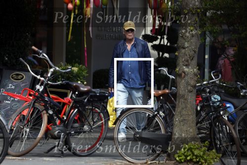 Amsterdam 16 april 2022
Jack Spijkerman aan het winkelen op de beethovenstraat