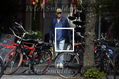 Amsterdam 16 april 2022
Jack Spijkerman aan het winkelen op de beethovenstraat