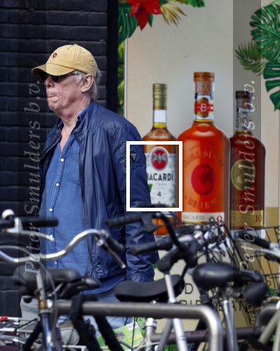 Amsterdam 16 april 2022
Jack Spijkerman aan het winkelen op de beethovenstraat