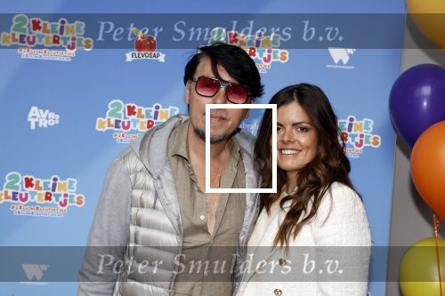 Amsterdam 1 mei 2022
Premiere 2 kleine kleutertjes bedacht door Jan Smit . 
Jan Dulles met zijn vrouw Caroline Mol en hun zoon