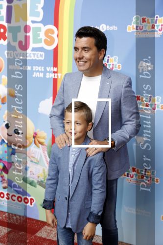 Amsterdam 1 mei 2022
Premiere 2 kleine kleutertjes bedacht door Jan Smit . Jan kwam met zijn vrouw Liza en kinderen Fem Emma en zoon Senn