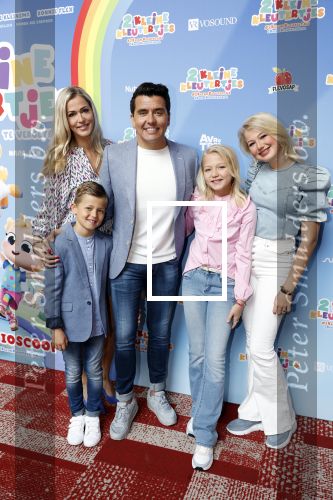 Amsterdam 1 mei 2022
Premiere 2 kleine kleutertjes bedacht door Jan Smit . Jan kwam met zijn vrouw Liza en kinderen Fem Emma en zoon Senn