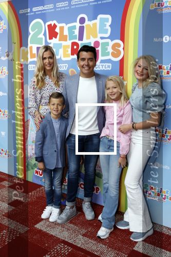 Amsterdam 1 mei 2022
Premiere 2 kleine kleutertjes bedacht door Jan Smit . Jan kwam met zijn vrouw Liza en kinderen Fem Emma en zoon Senn