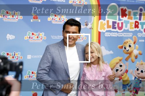 Amsterdam 1 mei 2022
Premiere 2 kleine kleutertjes bedacht door Jan Smit . Jan kwam met zijn vrouw Liza en kinderen Fem Emma en zoon Senn