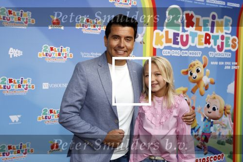 Amsterdam 1 mei 2022
Premiere 2 kleine kleutertjes bedacht door Jan Smit . Jan kwam met zijn vrouw Liza en kinderen Fem Emma en zoon Senn