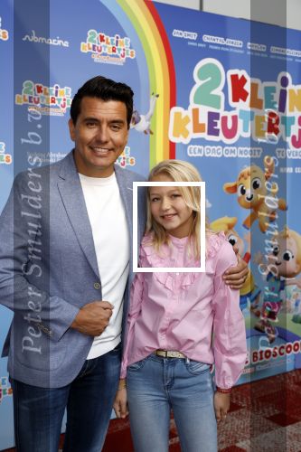 Amsterdam 1 mei 2022
Premiere 2 kleine kleutertjes bedacht door Jan Smit . Jan kwam met zijn vrouw Liza en kinderen Fem Emma en zoon Senn
