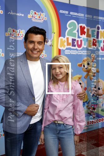 Amsterdam 1 mei 2022
Premiere 2 kleine kleutertjes bedacht door Jan Smit . Jan kwam met zijn vrouw Liza en kinderen Fem Emma en zoon Senn