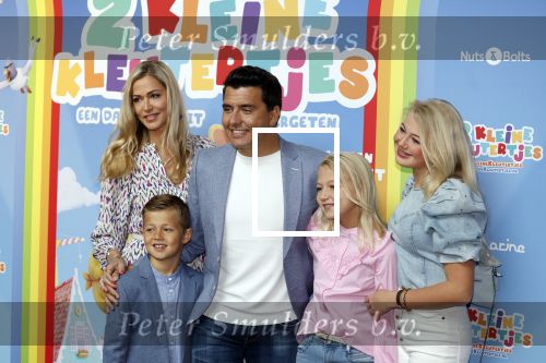 Amsterdam 1 mei 2022
Premiere 2 kleine kleutertjes bedacht door Jan Smit . Jan kwam met zijn vrouw Liza en kinderen Fem Emma en zoon Senn