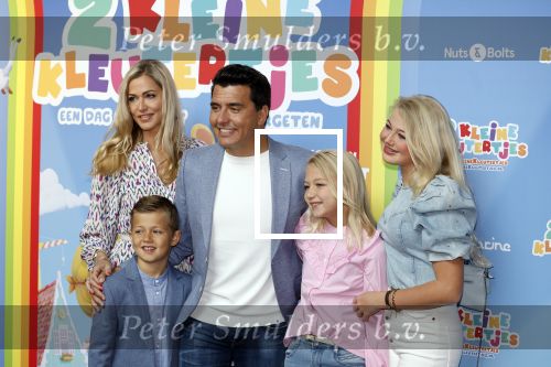 Amsterdam 1 mei 2022
Premiere 2 kleine kleutertjes bedacht door Jan Smit . Jan kwam met zijn vrouw Liza en kinderen Fem Emma en zoon Senn