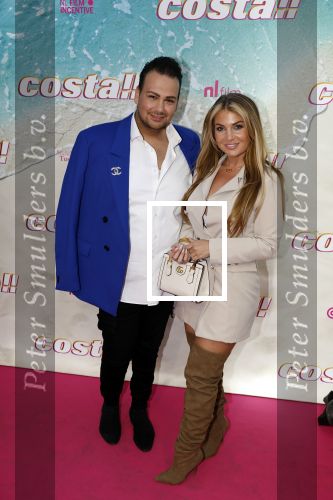Amsterdam 20 april 2022
Premiere Costa in Tuschinski. Castleden oa , Katja Schuurman Abbey Hoes Soy Kroon Stephanie v Eer Oscar Aerts Sinan Eroglu Roeland Fernhout Tina de Bruin en Lisa Zweerman . De regisseur is Jon Karhaus en Diederik Jekel heeft het script geschreven. Jennifer v Ooijen met Marvin Verwijk