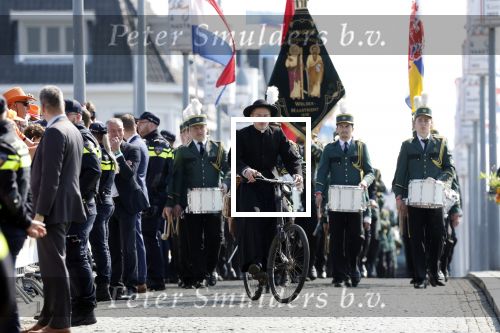 Maastricht 27 april 2022
Koningsdag wordt dit jaar in Maastricht gevierd . Aanwezig Koning Willem Alexander Koningin Maxima Prinses Amalia Prinses Alexia Prinses Ariane Prins Constantijn Prinses Laurentien Prins Maurits Prinses Marilene Prins Bernhard Prinses Annette Prins Floris Prinses Aimee Prins Pieter Christiaan en Prinses Annette. Joes Brauers van Dagboek van een herdershond