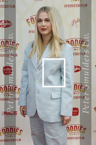 Amsterdam 10 mei 2022
Premiere Foodies in Tuschinski met oa Ilse warringa Holly Brood Sanne Langelaar Sanne Vogel Sinan Eroglu Quiah Shilue Roue Verveer en Johanna Hagen.