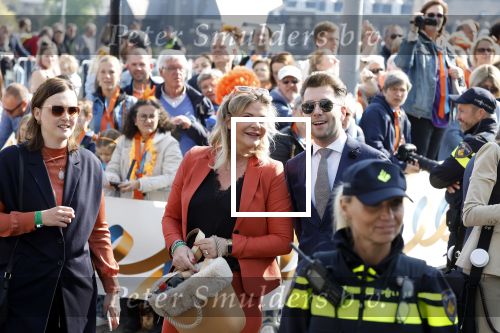 Maastricht 27 april 2022
Koningsdag wordt dit jaar in Maastricht gevierd . Aanwezig Koning Willem Alexander Koningin Maxima Prinses Amalia Prinses Alexia Prinses Ariane Prins Constantijn Prinses Laurentien Prins Maurits Prinses Marilene Prins Bernhard Prinses Annette Prins Floris Prinses Aimee Prins Pieter Christiaan en Prinses Annette. Justine Marcella en Rick evers