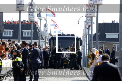 Maastricht 27 april 2022
Koningsdag wordt dit jaar in Maastricht gevierd . Aanwezig Koning Willem Alexander Koningin Maxima Prinses Amalia Prinses Alexia Prinses Ariane Prins Constantijn Prinses Laurentien Prins Maurits Prinses Marilene Prins Bernhard Prinses Annette Prins Floris Prinses Aimee Prins Pieter Christiaan en Prinses Annette.