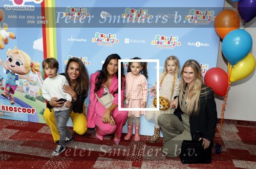 Amsterdam 1 mei 2022
Premiere 2 kleine kleutertjes bedacht door Jan Smit .
Kae Sutherland met dochter en vriendinnen