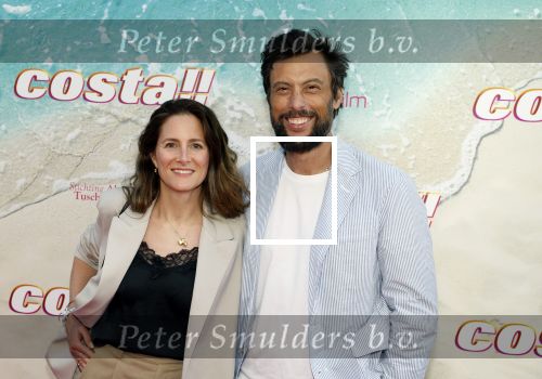 Amsterdam 20 april 2022
Premiere Costa in Tuschinski. Castleden oa , Katja Schuurman Abbey Hoes Soy Kroon Stephanie v Eer Oscar Aerts Sinan Eroglu Roeland Fernhout Tina de Bruin en Lisa Zweerman . De regisseur is Jon Karhaus en Diederik Jekel heeft het script geschreven. Kaja Wolffers met partner