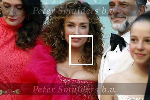 Amsterdam 20 april 2022
Premiere Costa in Tuschinski. Castleden oa , Katja Schuurman Abbey Hoes Soy Kroon Stephanie v Eer Oscar Aerts Sinan Eroglu Roeland Fernhout Tina de Bruin en Lisa Zweerman . De regisseur is Jon Karhaus en Diederik Jekel heeft het script geschreven.