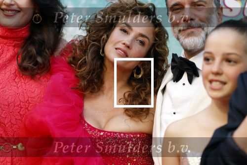 Amsterdam 20 april 2022
Premiere Costa in Tuschinski. Castleden oa , Katja Schuurman Abbey Hoes Soy Kroon Stephanie v Eer Oscar Aerts Sinan Eroglu Roeland Fernhout Tina de Bruin en Lisa Zweerman . De regisseur is Jon Karhaus en Diederik Jekel heeft het script geschreven.