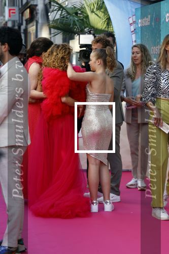 Amsterdam 20 april 2022
Premiere Costa in Tuschinski. Castleden oa , Katja Schuurman Abbey Hoes Soy Kroon Stephanie v Eer Oscar Aerts Sinan Eroglu Roeland Fernhout Tina de Bruin en Lisa Zweerman . De regisseur is Jon Karhaus en Diederik Jekel heeft het script geschreven.