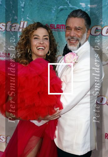 Amsterdam 20 april 2022
Premiere Costa in Tuschinski. Castleden oa , Katja Schuurman Abbey Hoes Soy Kroon Stephanie v Eer Oscar Aerts Sinan Eroglu Roeland Fernhout Tina de Bruin en Lisa Zweerman . De regisseur is Jon Karhaus en Diederik Jekel heeft het script geschreven.