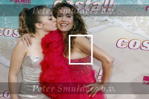 Amsterdam 20 april 2022
Premiere Costa in Tuschinski. Castleden oa , Katja Schuurman Abbey Hoes Soy Kroon Stephanie v Eer Oscar Aerts Sinan Eroglu Roeland Fernhout Tina de Bruin en Lisa Zweerman . De regisseur is Jon Karhaus en Diederik Jekel heeft het script geschreven.