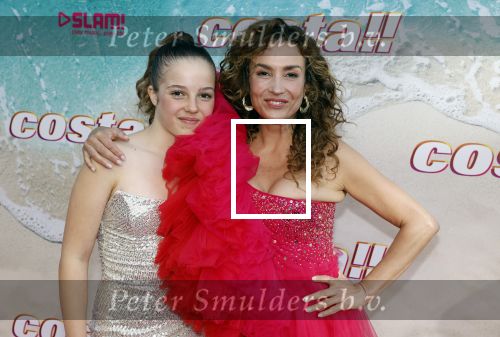 Amsterdam 20 april 2022
Premiere Costa in Tuschinski. Castleden oa , Katja Schuurman Abbey Hoes Soy Kroon Stephanie v Eer Oscar Aerts Sinan Eroglu Roeland Fernhout Tina de Bruin en Lisa Zweerman . De regisseur is Jon Karhaus en Diederik Jekel heeft het script geschreven.