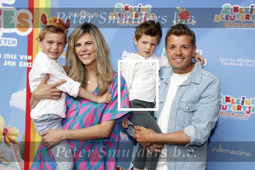 Amsterdam 1 mei 2022
Premiere 2 kleine kleutertjes bedacht door Jan Smit .
Jaap Reesema en Kim Kotter kwam met hun 2 zoons