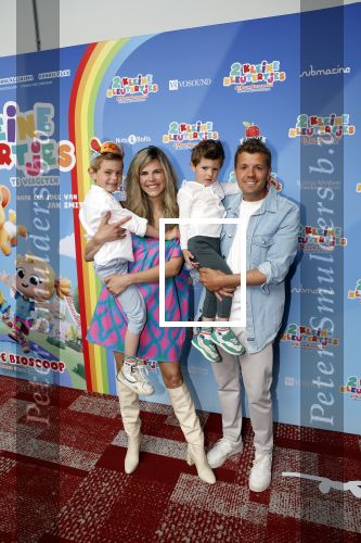 Amsterdam 1 mei 2022
Premiere 2 kleine kleutertjes bedacht door Jan Smit .
Jaap Reesema en Kim Kotter kwam met hun 2 zoons
