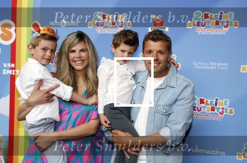 Amsterdam 1 mei 2022
Premiere 2 kleine kleutertjes bedacht door Jan Smit .
Jaap Reesema en Kim Kotter kwam met hun 2 zoons