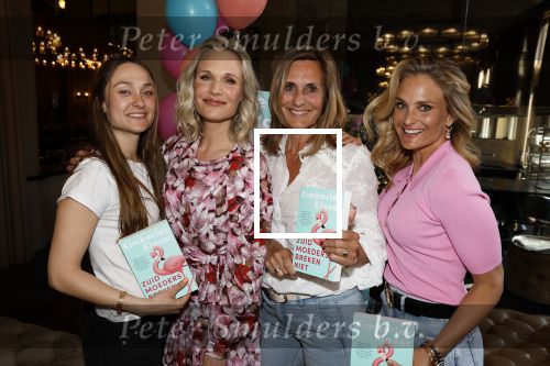Amsterdam 20 april 2022
Boekpresentatie van Kimberley Klaver bij Dutchess.
Kimberley met haar zussen Melody en Stephanie en haar moeder Patricia Klaver