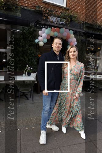 Amsterdam 29 april 2022
Opening Restaurant Poppys van Moise Trustfull Carola Kirschbaum en Britt Scholte in de amsterdamse pijp.
Carola met haar vriend Koen Weijland
