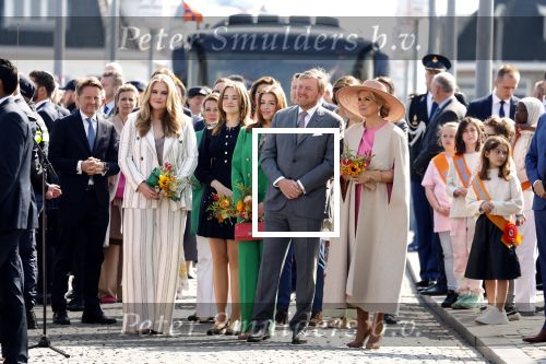 Maastricht 27 april 2022
Koningsdag wordt dit jaar in Maastricht gevierd . Aanwezig Koning Willem Alexander Koningin Maxima Prinses Amalia Prinses Alexia Prinses Ariane Prins Constantijn Prinses Laurentien Prins Maurits Prinses Marilene Prins Bernhard Prinses Annette Prins Floris Prinses Aimee Prins Pieter Christiaan en Prinses Annette.