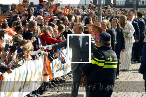 Maastricht 27 april 2022
Koningsdag wordt dit jaar in Maastricht gevierd . Aanwezig Koning Willem Alexander Koningin Maxima Prinses Amalia Prinses Alexia Prinses Ariane Prins Constantijn Prinses Laurentien Prins Maurits Prinses Marilene Prins Bernhard Prinses Annette Prins Floris Prinses Aimee Prins Pieter Christiaan en Prinses Annette.