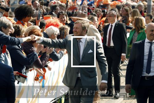 Maastricht 27 april 2022
Koningsdag wordt dit jaar in Maastricht gevierd . Aanwezig Koning Willem Alexander Koningin Maxima Prinses Amalia Prinses Alexia Prinses Ariane Prins Constantijn Prinses Laurentien Prins Maurits Prinses Marilene Prins Bernhard Prinses Annette Prins Floris Prinses Aimee Prins Pieter Christiaan en Prinses Annette.