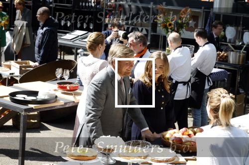 Maastricht 27 april 2022
Koningsdag wordt dit jaar in Maastricht gevierd . Aanwezig Koning Willem Alexander Koningin Maxima Prinses Amalia Prinses Alexia Prinses Ariane Prins Constantijn Prinses Laurentien Prins Maurits Prinses Marilene Prins Bernhard Prinses Annette Prins Floris Prinses Aimee Prins Pieter Christiaan en Prinses Annette.