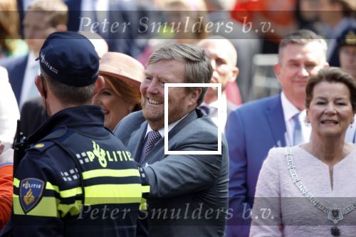 Maastricht 27 april 2022
Koningsdag wordt dit jaar in Maastricht gevierd . Aanwezig Koning Willem Alexander Koningin Maxima Prinses Amalia Prinses Alexia Prinses Ariane Prins Constantijn Prinses Laurentien Prins Maurits Prinses Marilene Prins Bernhard Prinses Annette Prins Floris Prinses Aimee Prins Pieter Christiaan en Prinses Annette.