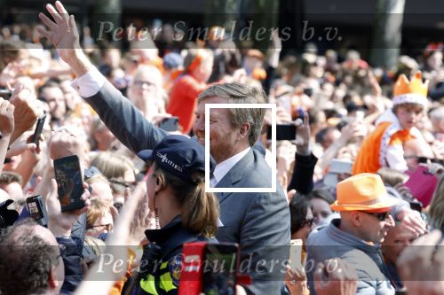 Maastricht 27 april 2022
Koningsdag wordt dit jaar in Maastricht gevierd . Aanwezig Koning Willem Alexander Koningin Maxima Prinses Amalia Prinses Alexia Prinses Ariane Prins Constantijn Prinses Laurentien Prins Maurits Prinses Marilene Prins Bernhard Prinses Annette Prins Floris Prinses Aimee Prins Pieter Christiaan en Prinses Annette.