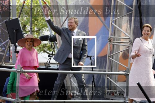 Maastricht 27 april 2022
Koningsdag wordt dit jaar in Maastricht gevierd . Aanwezig Koning Willem Alexander Koningin Maxima Prinses Amalia Prinses Alexia Prinses Ariane Prins Constantijn Prinses Laurentien Prins Maurits Prinses Marilene Prins Bernhard Prinses Annette Prins Floris Prinses Aimee Prins Pieter Christiaan en Prinses Annette.