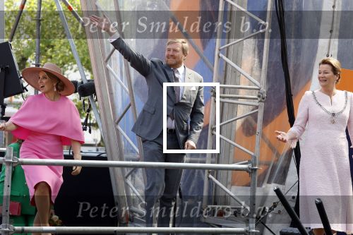 Maastricht 27 april 2022
Koningsdag wordt dit jaar in Maastricht gevierd . Aanwezig Koning Willem Alexander Koningin Maxima Prinses Amalia Prinses Alexia Prinses Ariane Prins Constantijn Prinses Laurentien Prins Maurits Prinses Marilene Prins Bernhard Prinses Annette Prins Floris Prinses Aimee Prins Pieter Christiaan en Prinses Annette.
