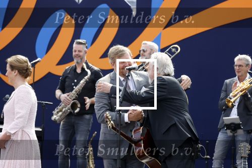Maastricht 27 april 2022
Koningsdag wordt dit jaar in Maastricht gevierd . Aanwezig Koning Willem Alexander Koningin Maxima Prinses Amalia Prinses Alexia Prinses Ariane Prins Constantijn Prinses Laurentien Prins Maurits Prinses Marilene Prins Bernhard Prinses Annette Prins Floris Prinses Aimee Prins Pieter Christiaan en Prinses Annette.