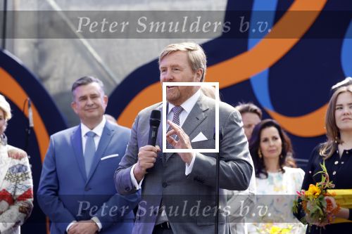 Maastricht 27 april 2022
Koningsdag wordt dit jaar in Maastricht gevierd . Aanwezig Koning Willem Alexander Koningin Maxima Prinses Amalia Prinses Alexia Prinses Ariane Prins Constantijn Prinses Laurentien Prins Maurits Prinses Marilene Prins Bernhard Prinses Annette Prins Floris Prinses Aimee Prins Pieter Christiaan en Prinses Annette.