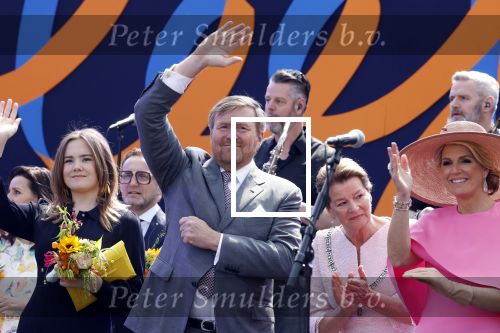 Maastricht 27 april 2022
Koningsdag wordt dit jaar in Maastricht gevierd . Aanwezig Koning Willem Alexander Koningin Maxima Prinses Amalia Prinses Alexia Prinses Ariane Prins Constantijn Prinses Laurentien Prins Maurits Prinses Marilene Prins Bernhard Prinses Annette Prins Floris Prinses Aimee Prins Pieter Christiaan en Prinses Annette.