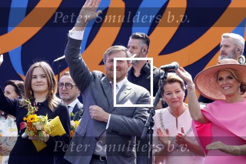 Maastricht 27 april 2022
Koningsdag wordt dit jaar in Maastricht gevierd . Aanwezig Koning Willem Alexander Koningin Maxima Prinses Amalia Prinses Alexia Prinses Ariane Prins Constantijn Prinses Laurentien Prins Maurits Prinses Marilene Prins Bernhard Prinses Annette Prins Floris Prinses Aimee Prins Pieter Christiaan en Prinses Annette.