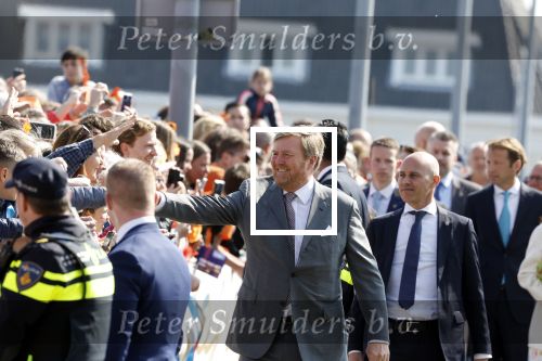 Maastricht 27 april 2022
Koningsdag wordt dit jaar in Maastricht gevierd . Aanwezig Koning Willem Alexander Koningin Maxima Prinses Amalia Prinses Alexia Prinses Ariane Prins Constantijn Prinses Laurentien Prins Maurits Prinses Marilene Prins Bernhard Prinses Annette Prins Floris Prinses Aimee Prins Pieter Christiaan en Prinses Annette.