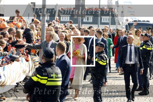 Maastricht 27 april 2022
Koningsdag wordt dit jaar in Maastricht gevierd . Aanwezig Koning Willem Alexander Koningin Maxima Prinses Amalia Prinses Alexia Prinses Ariane Prins Constantijn Prinses Laurentien Prins Maurits Prinses Marilene Prins Bernhard Prinses Annette Prins Floris Prinses Aimee Prins Pieter Christiaan en Prinses Annette.