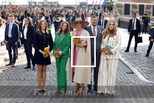 Maastricht 27 april 2022
Koningsdag wordt dit jaar in Maastricht gevierd . Aanwezig Koning Willem Alexander Koningin Maxima Prinses Amalia Prinses Alexia Prinses Ariane Prins Constantijn Prinses Laurentien Prins Maurits Prinses Marilene Prins Bernhard Prinses Annette Prins Floris Prinses Aimee Prins Pieter Christiaan en Prinses Annette.